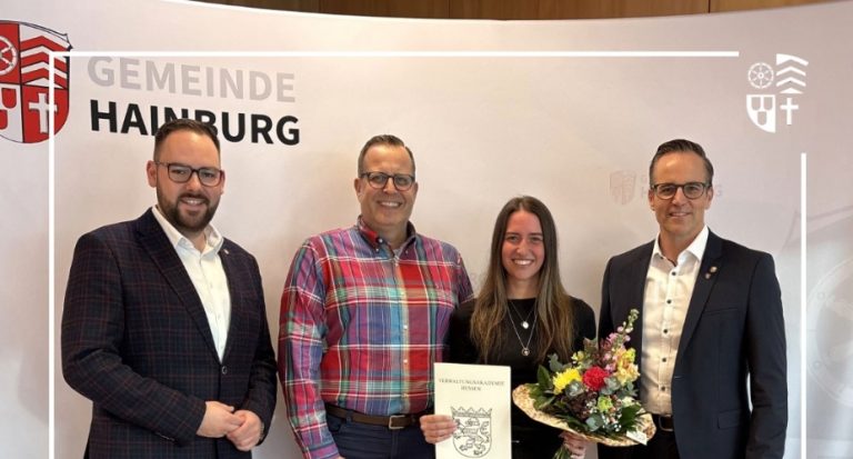 Fachdienstleiterin Lena Ruiner schließt Weiterbildung mit Bestnoten ab